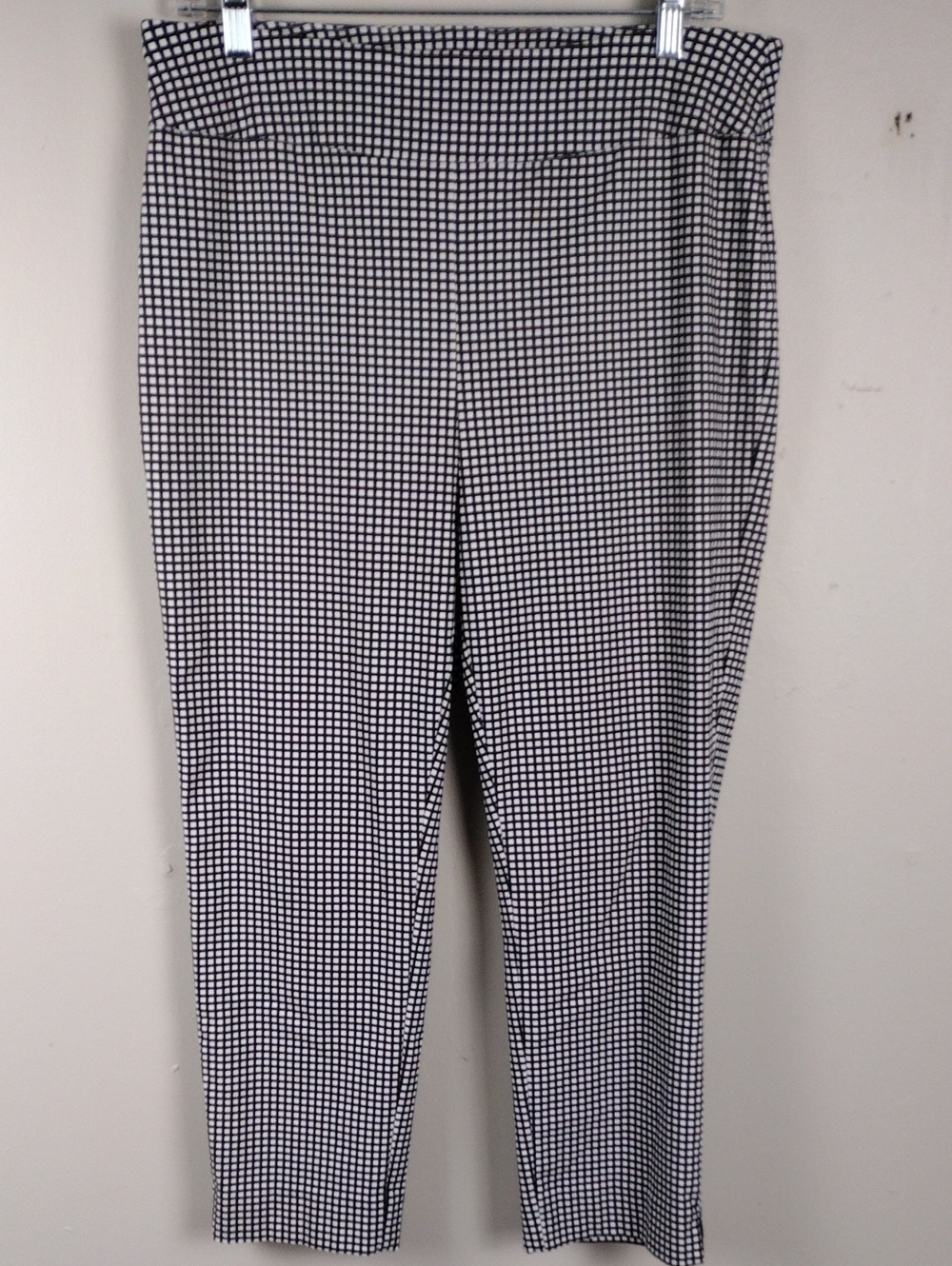 Chico's So Slimming White Black Grid Pattern Mid Rise Straight Leg Ankle Pant